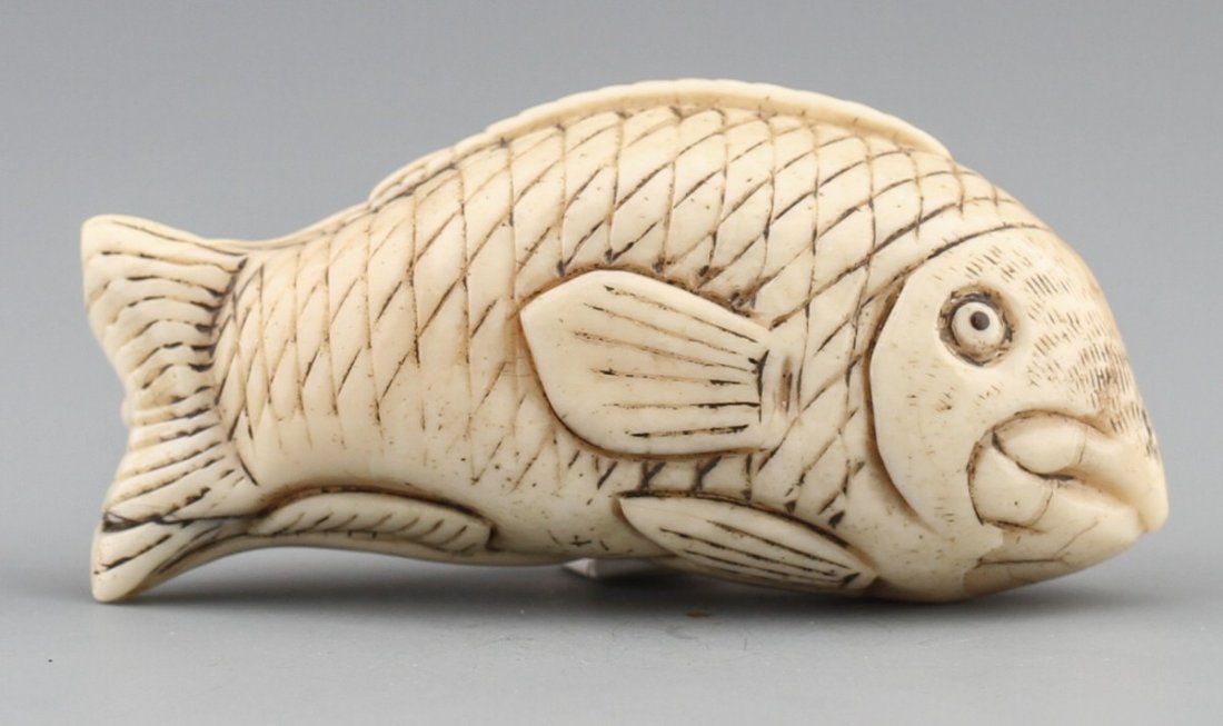 JAPANESE CARVED IVORY NETSUKE FISH