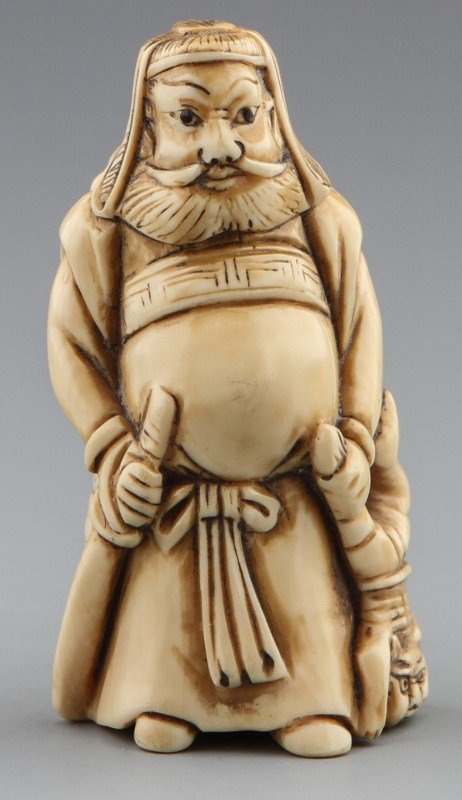 JAPANESE CARVED IVORY NETSUKE SAMURAI