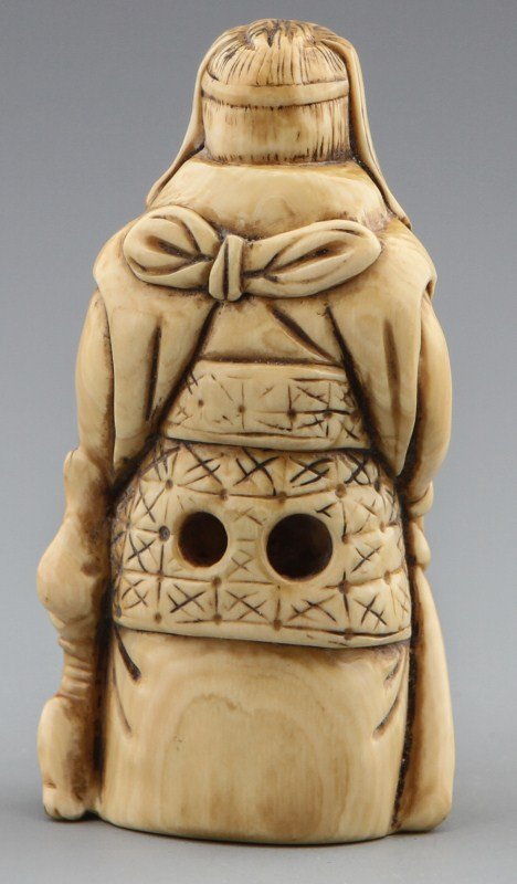 JAPANESE CARVED IVORY NETSUKE SAMURAI - 2
