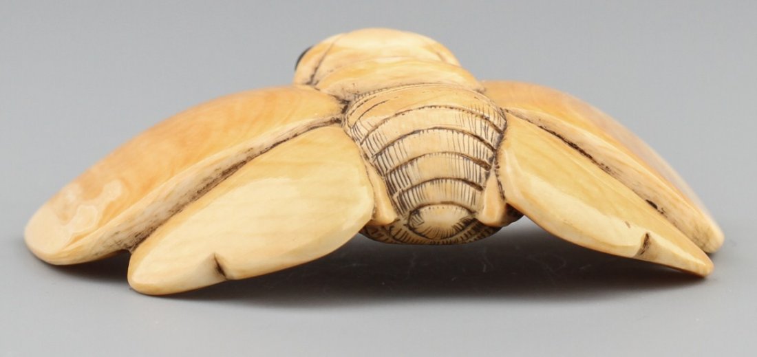 JAPANESE CARVED IVORY NETSUKE BUTTERFLY - 3