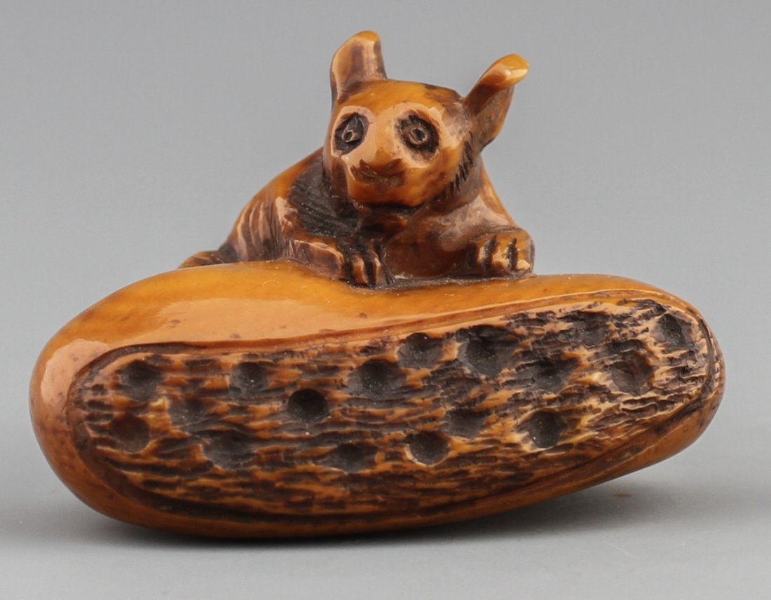 JAPANESE CARVED IVORY NETSUKE FLYING SQUIRREL