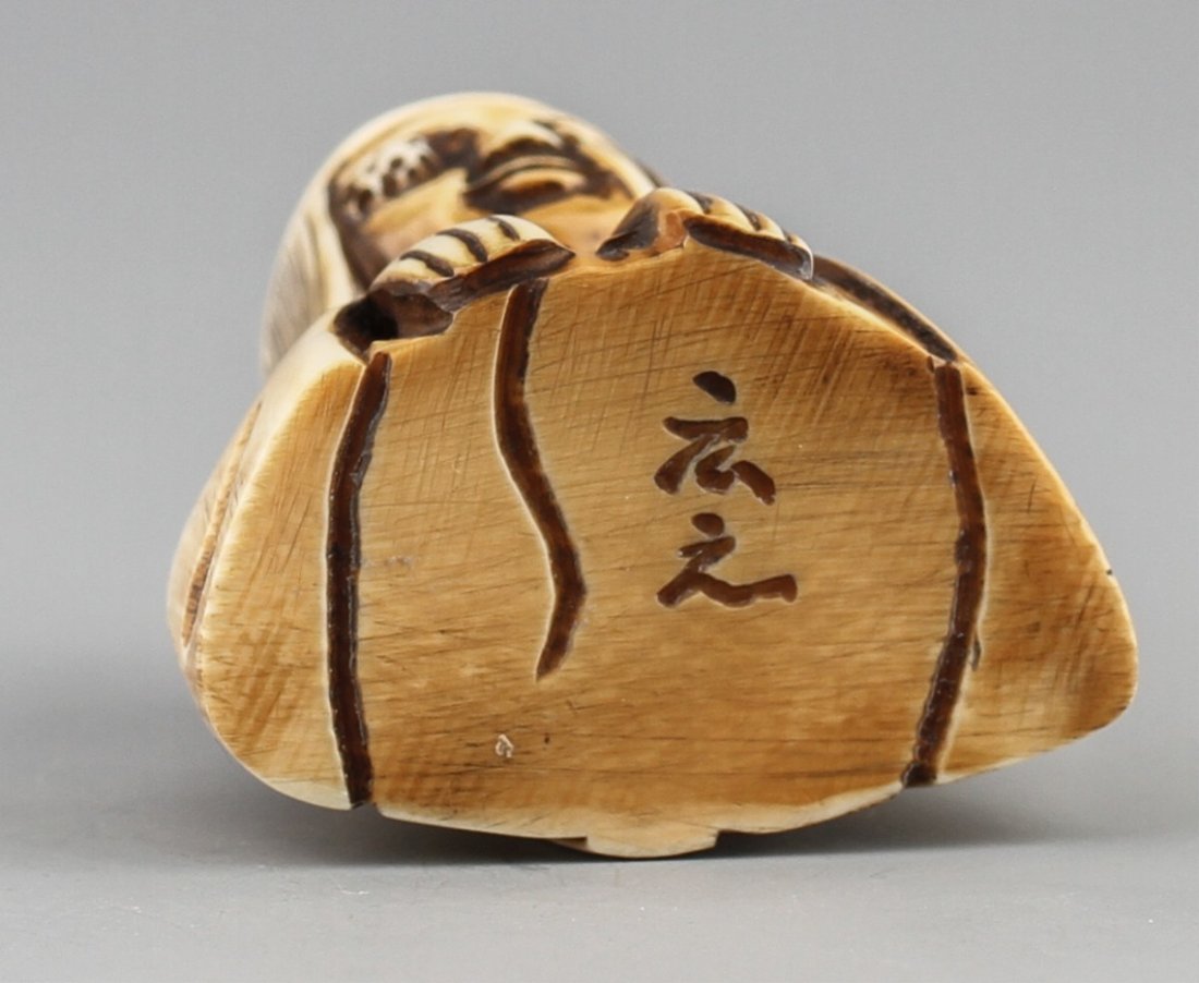 JAPANESE CARVED IVORY NETSUKE EYEPATCH WOMAN - 3