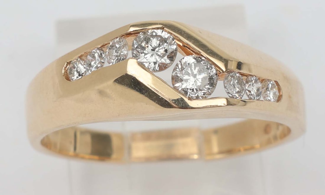14K YELLOW GOLD DIAMOND BAND RING (1 of 4)