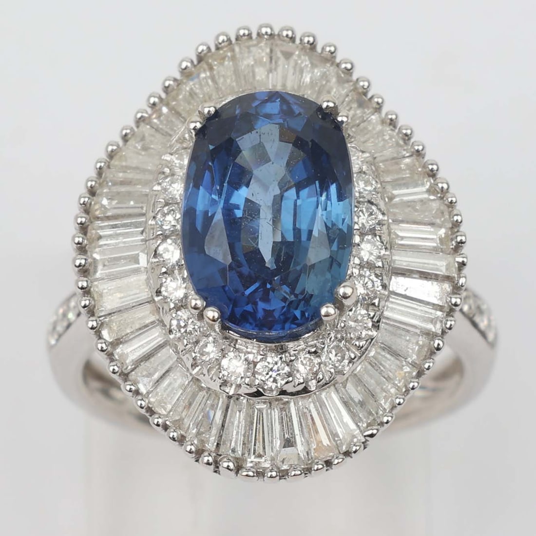 18K WHITE GOLD RING DIAMOND & BLUE SAPPHIRE (1 of 4)