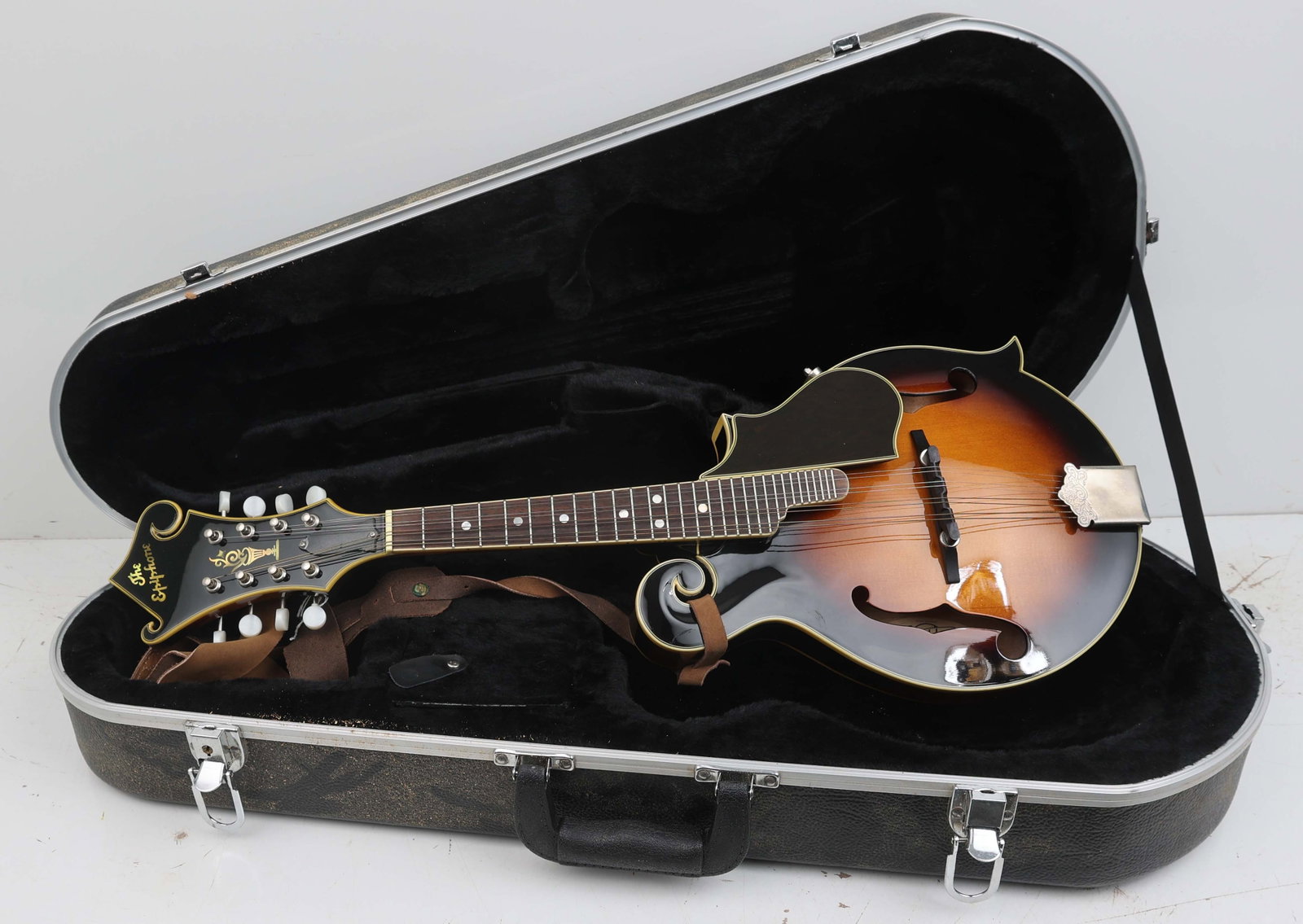 EPHIPHONE MANDOLIN MM-50/VS: Epiphone model MM-50 mandolin, serial number 311296359. 27" l x 10" w. With Case. *Local Pickup or Third Party Shipping ONLY* Condition: Fine