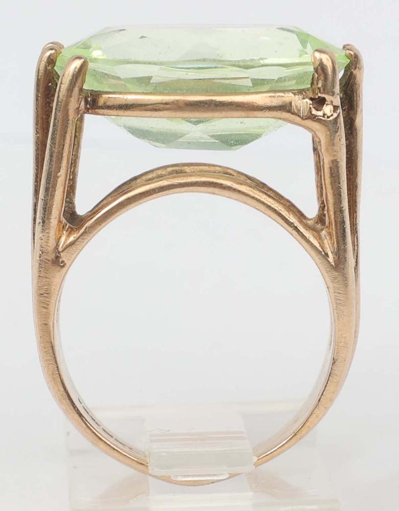 10K SPLIT SHANK SYNTHETIC PERIDOT RING - 3