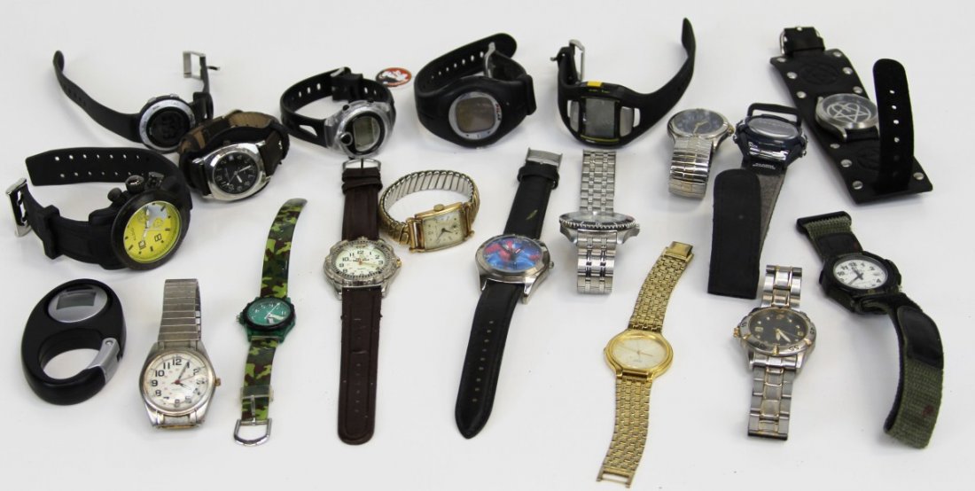 (20) LOT OF MENS WRISTWATCHES: (20) LOT OF MENS WRISTWATCHES Lot of 20 miscellaneous men's watches including, Sport Illustrated, Bass Pro Shop, Seiko, Casio and more.