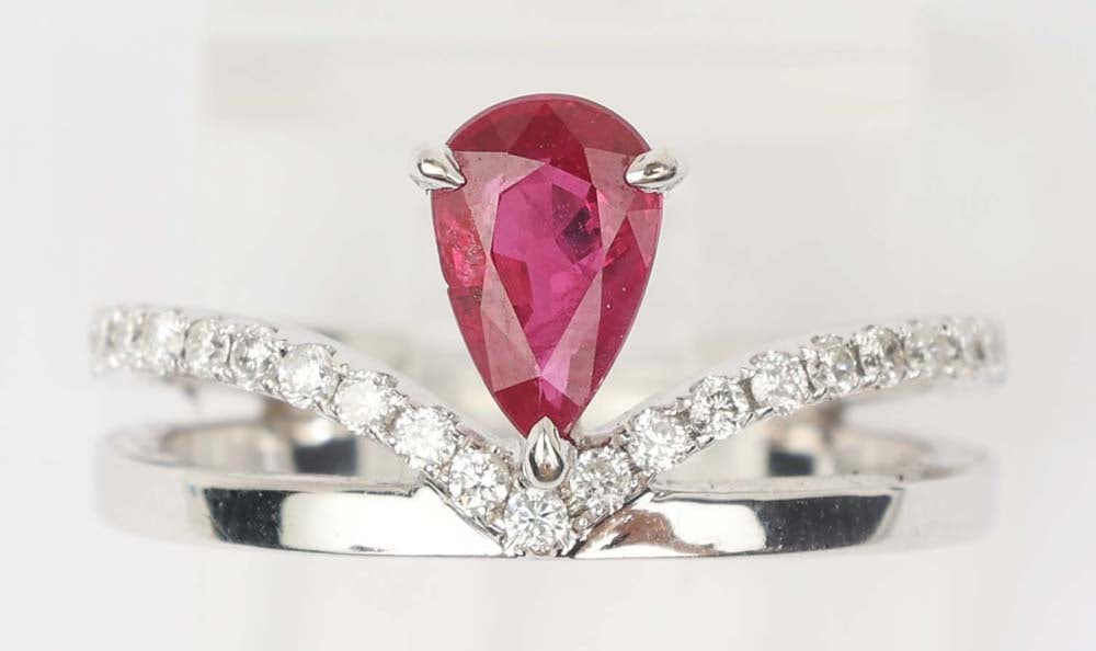 18K WHITE GOLD RUBY & DIAMOND RING (1 of 5)