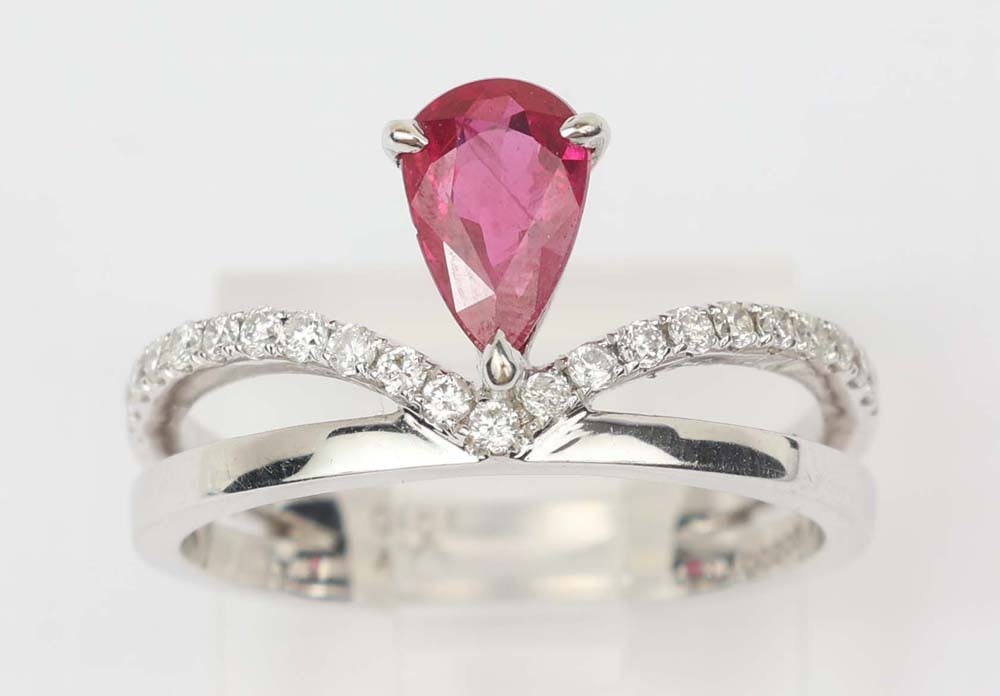 18K WHITE GOLD RUBY & DIAMOND RING - 2