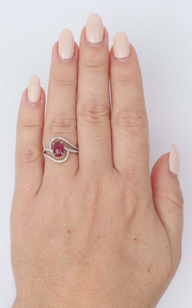 18K WHITE GOLD RUBY & DIAMOND RING - 5