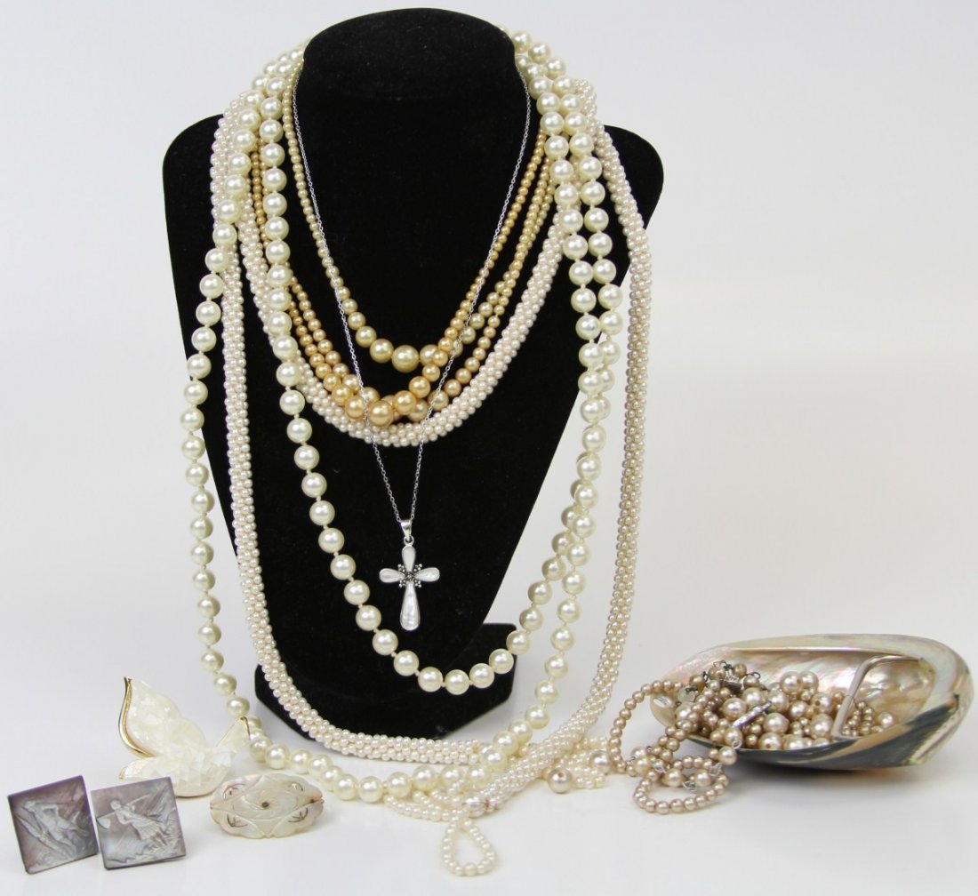 ASSORTED LOT VINTAGE COSTUME PEARL & SHELL JEWELRY