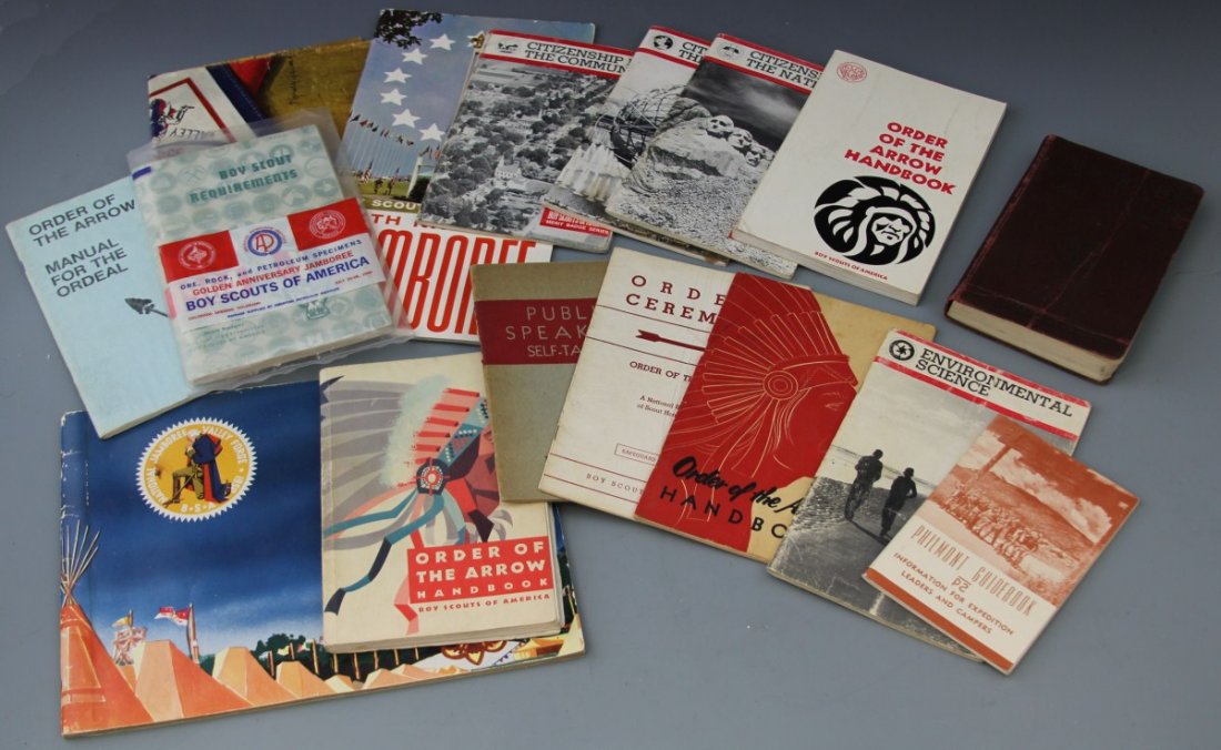 (16) VINTAGE BOY SCOUTS OF AMERICA MANUALS: (16) VINTAGE BOY SCOUTS OF AMERICA MANUALS 16 pieces of Boy Scouts of America memorabilia, includes several Merit Badge manuals on Environmental Science, Citizenship in the Community, etc. a Handbook 