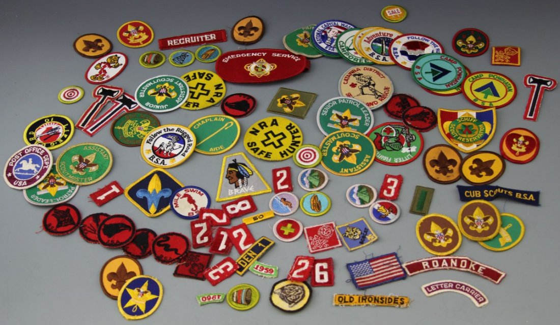 (100+) VINTAGE BOY SCOUTS OF AMERICA PATCHES: (100+) VINTAGE BOY SCOUTS OF AMERICA PATCHES Large lot of 100+ vintage Boy Scouts of America patches, circa 1950-1960; provenance of Eagle scout and Scout Leader Thomas Throckmorton. Includes several