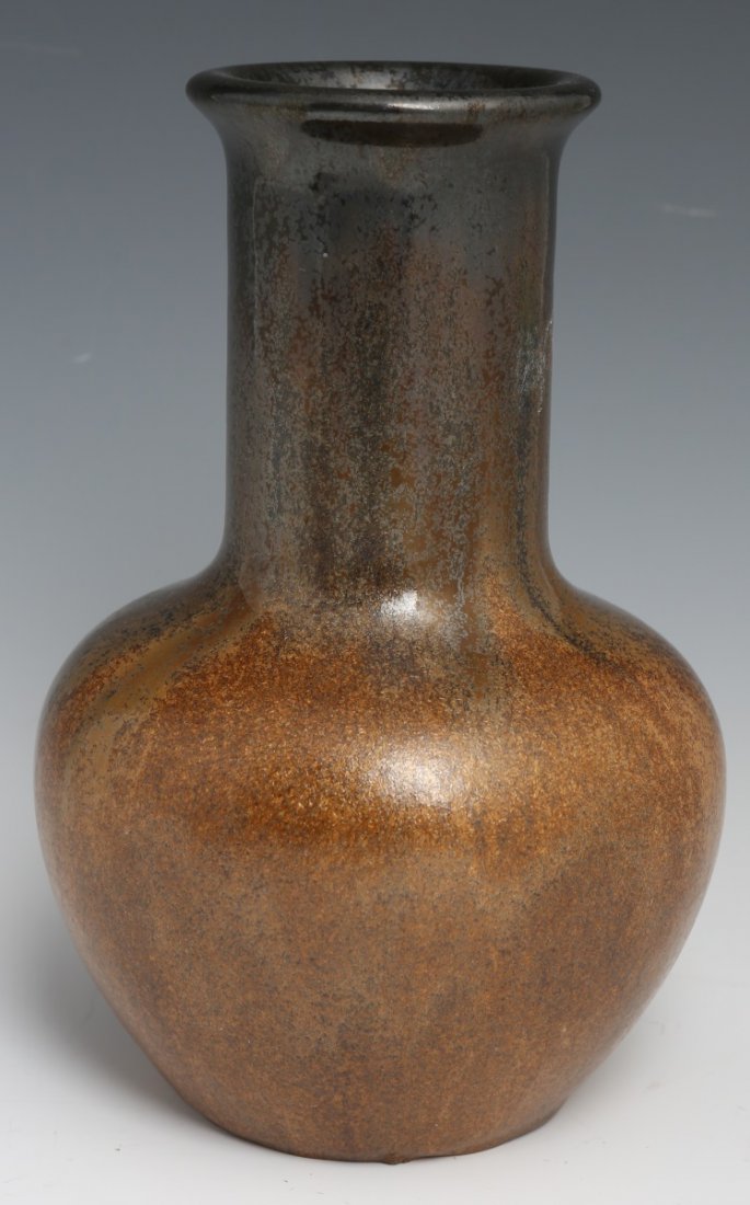 FULPER POTTERY EARLY 20TH C BROWN CRYSTALLINE VASE: FULPER POTTERY EARLY 20TH C BROWN CRYSTALLINE VASE Fulper early 20th century brown crystalline vase. Base marked with incised Fulper mark, circa 1916 - 1922. Size: 8" Condition: Very good, no issues n