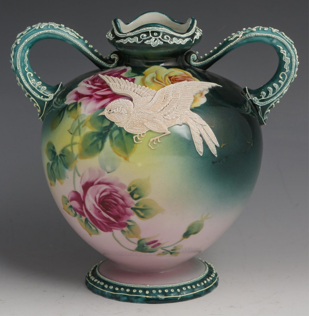 HAND PAINTED MORIAGE NIPPON PORCELAIN VASE
