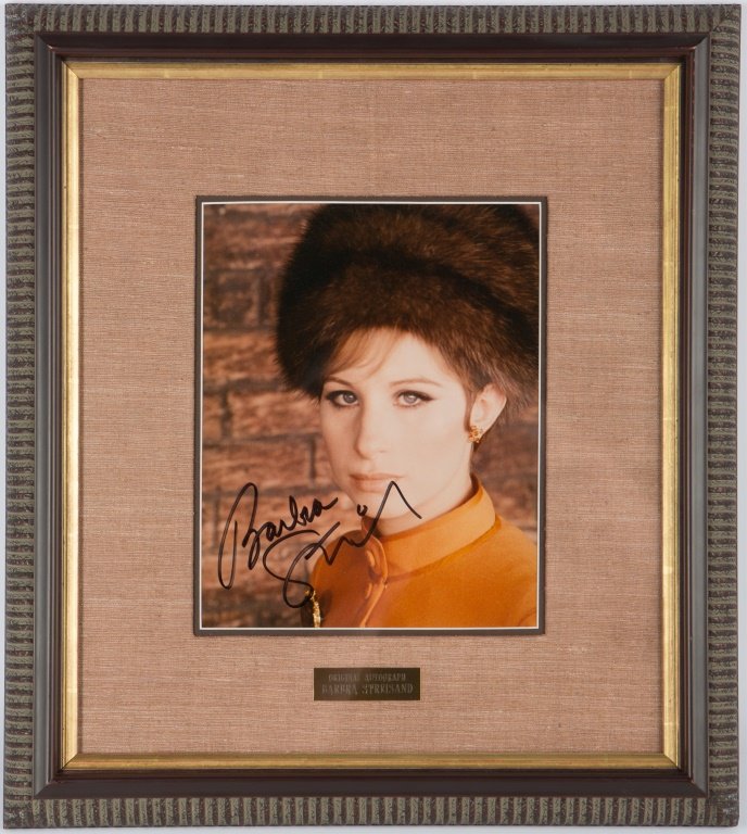 BARBRA STREISAND SIGNED PHOTOGRAPH FRAMED (1 of 3)