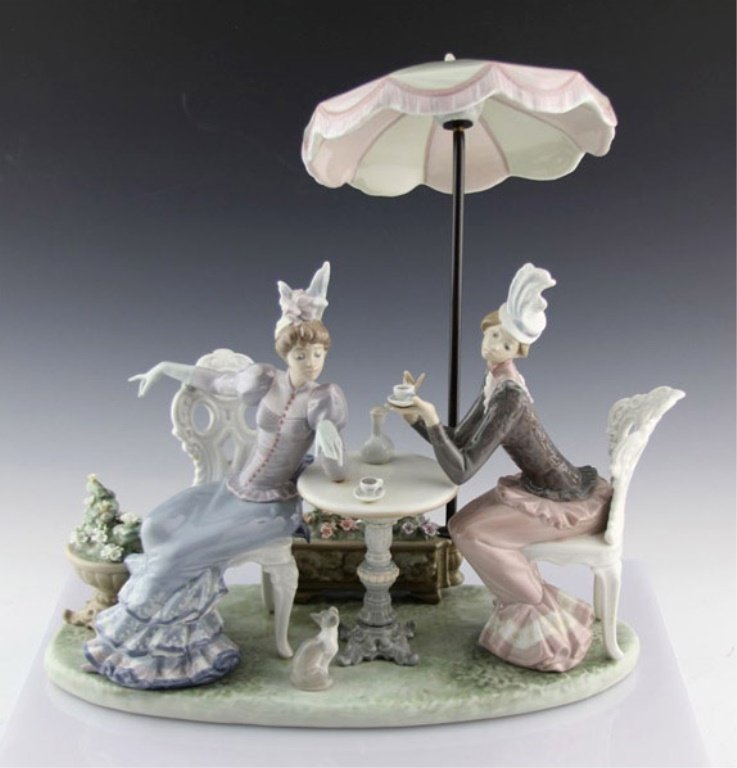 LLADRO PORCELAIN CAFE DE PARIS (B) #1511 FIGURE: LLADRO PORCELAIN CAFE DE PARIS (B) #1511 FIGURE 01011511 CAFE DE PARIS (B) Issue Year: 1987 Retirement Year: 1992 Sculptor: Salvador Debón Size: 13½"