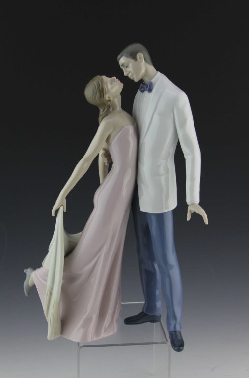 LLADRO PORCELAIN HAPPY ANNIVERSARY # 06475: LLADRO PORCELAIN HAPPY ANNIVERSARY # 06475 Lladro porcelain figurine, "Happy Anniversary", #01006475, Issue Year: 1997, Sculptor: José Puche. Includes original box. Size: 12 ½ x 8 ¼ "
