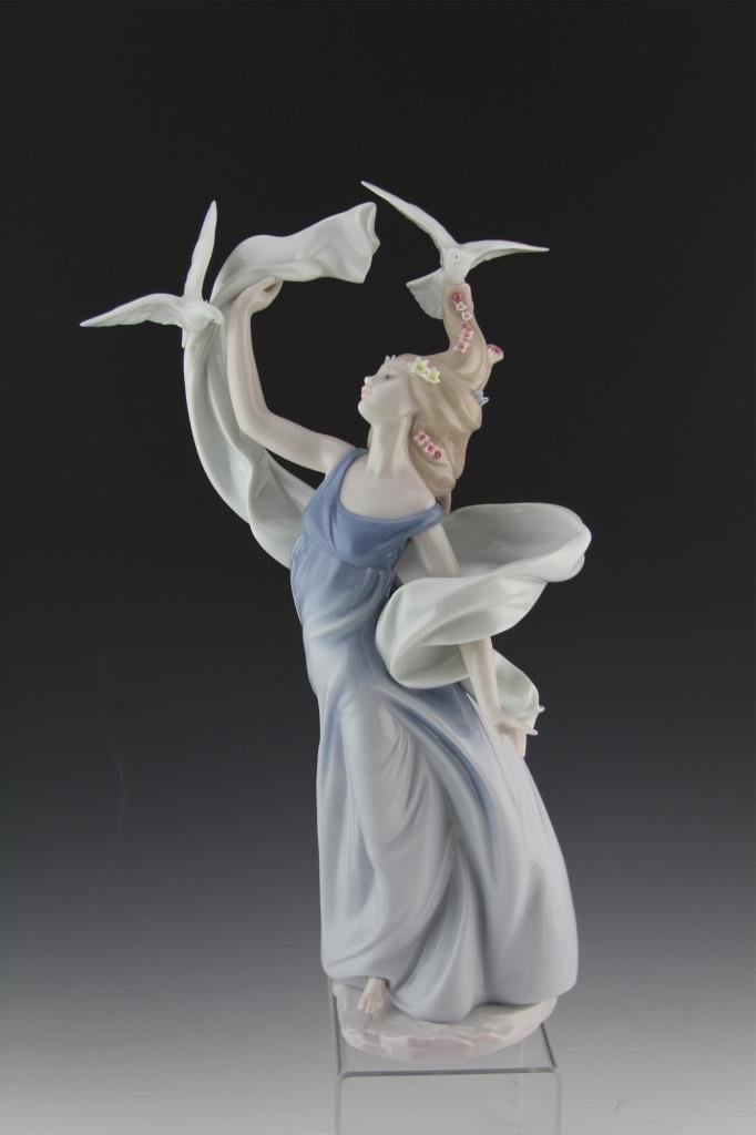LLADRO PORCELAIN FIGURINE NEW HORIZONS # 6570 (1 of 7)
