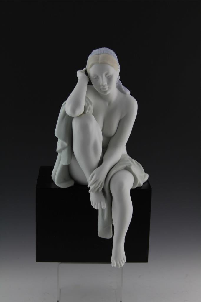 Lladro Lost In Dreams Porcelain Figurine #6313