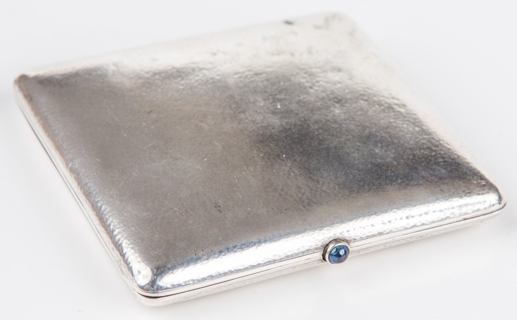 STERLING SILVER HAMMER FINISH CIGARETTE CASE (1 of 4)
