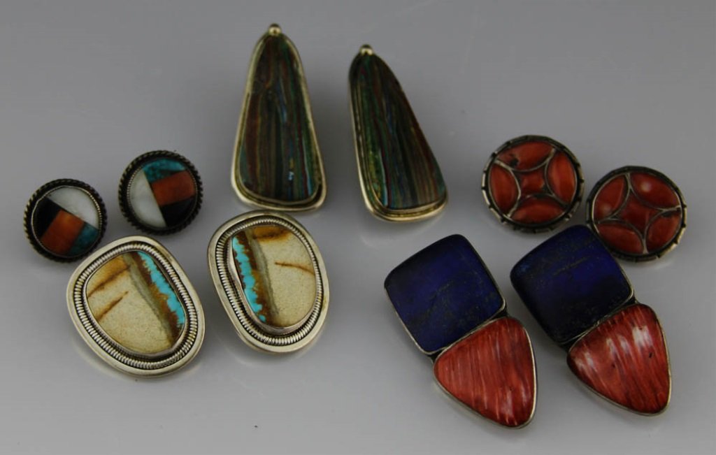 (5) PAIRS OF NAVAJO STERLING SILVER EARRINGS (1 of 5)