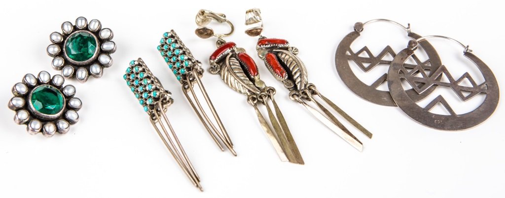(4) PAIRS OF NAVAJO STERLING SILVER EARRINGS (1 of 4)