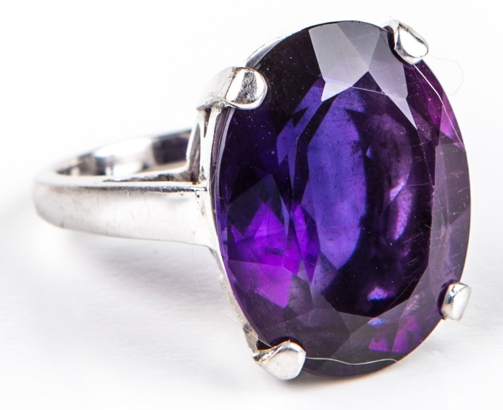 LADIES 14K WHITE GOLD AMETHYST SOLITAIRE RING (1 of 3)