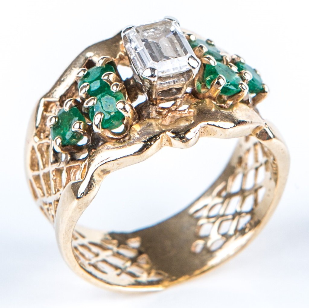 LADIES 14K YELLOW GOLD DIAMOND & EMERALD RING (1 of 2)