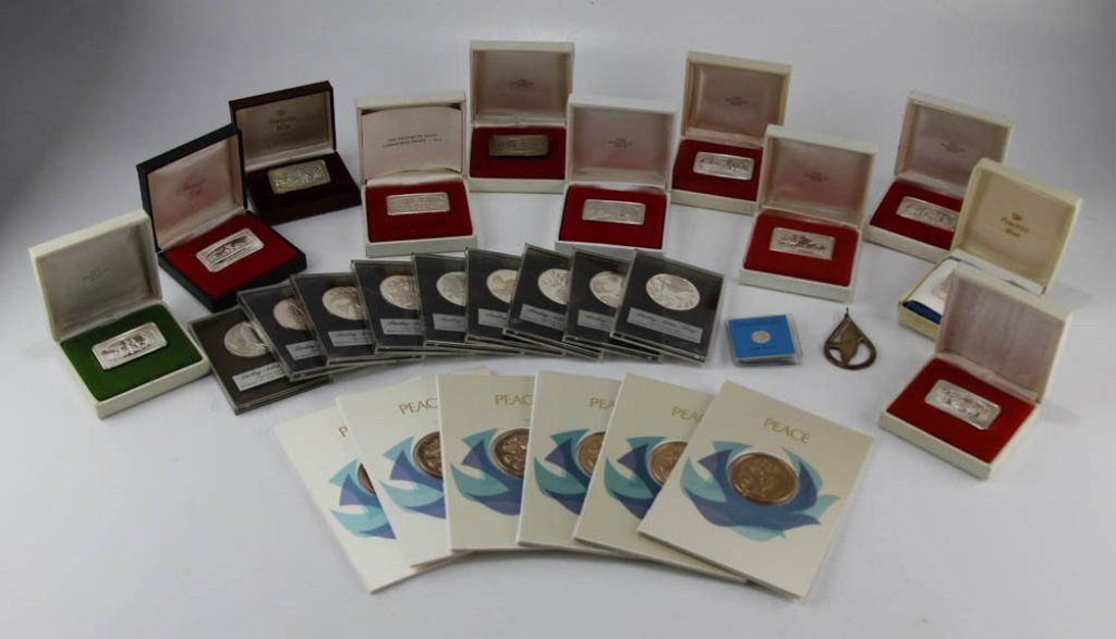 MIXED STERLING SILVER HOLIDAY THEME INGOTS (1 of 8)