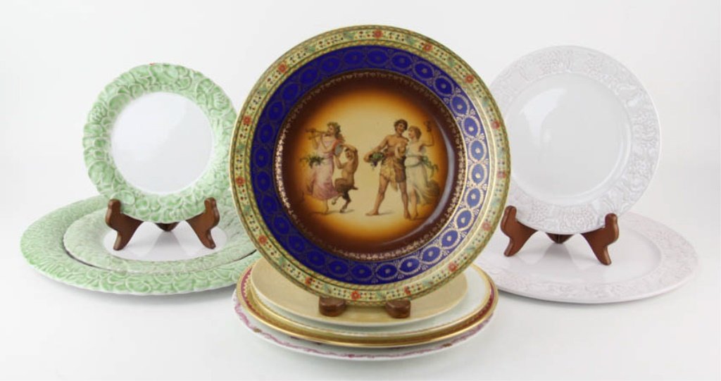 LOT OF 10 CHINA PLATES - LIMOGES WEDGWOOD & FRECH: LOT OF 10 CHINA PLATES - LIMOGES WEDGWOOD & FRECH Lot of ten china plates, to include (3) graduated Atelier Sevres lily pad pattern, 7" - 13", (2) Atelier Sevres fruit pattern, 8.5" - 12", Limoges gil