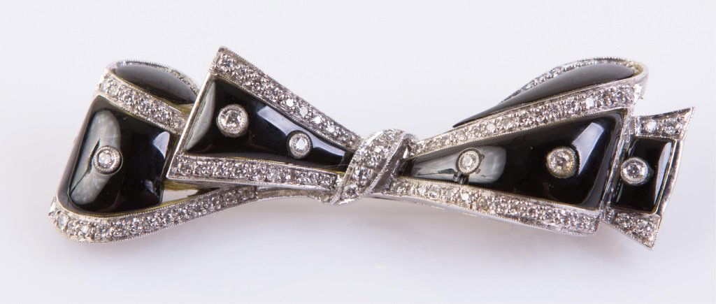 LADIES 18K WHITE GOLD ONYX & DIAMOND BOW BROOCH (1 of 3)