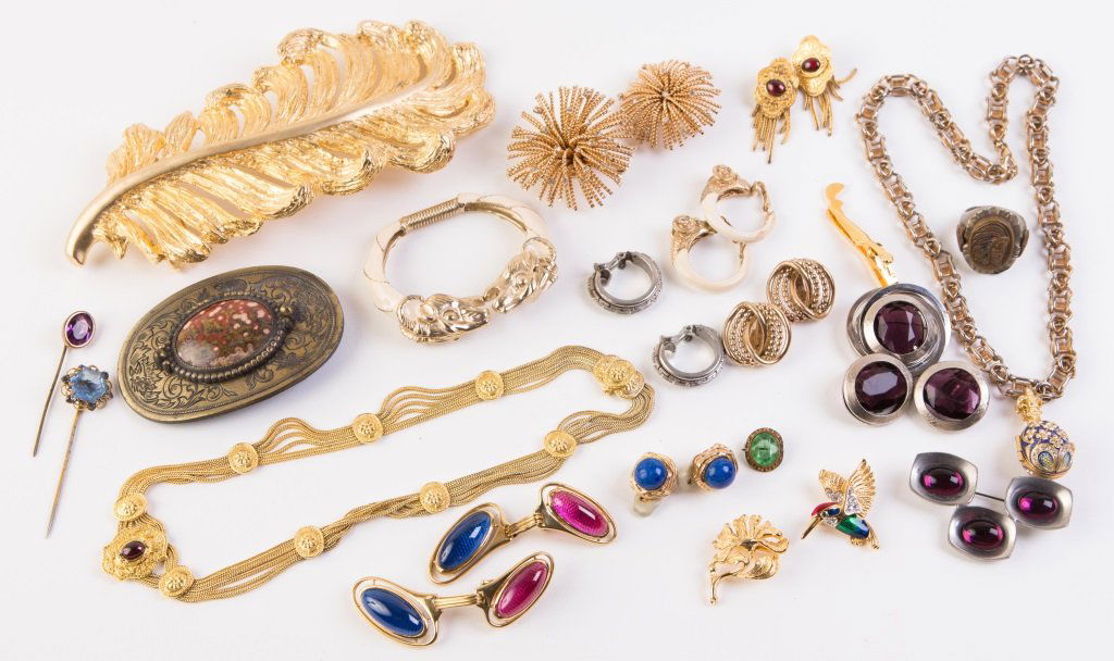 MIXED LOT OF LADIES COSTUME JEWELRY (1 of 5)