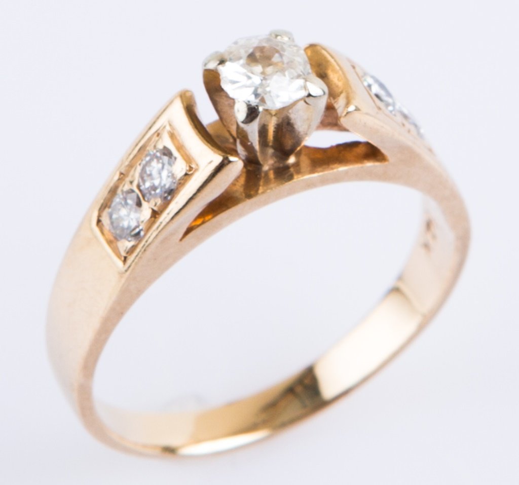 LADIES 14K YELLOW GOLD DIAMOND RING (1 of 3)