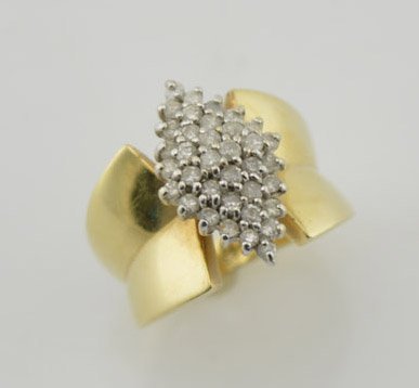 LADIES 14K YELLOW GOLD & DIAMOND CLUSTER RING (1 of 4)