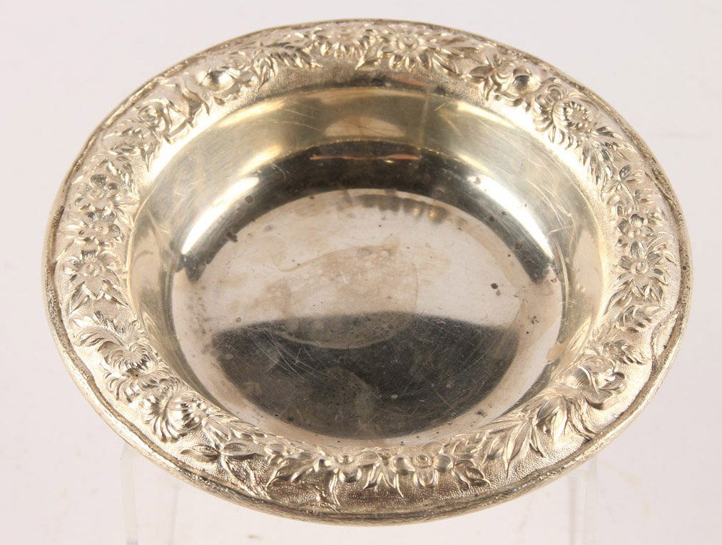 S KIRK & SON STERLING SILVER REPOUSSE DISH (1 of 3)