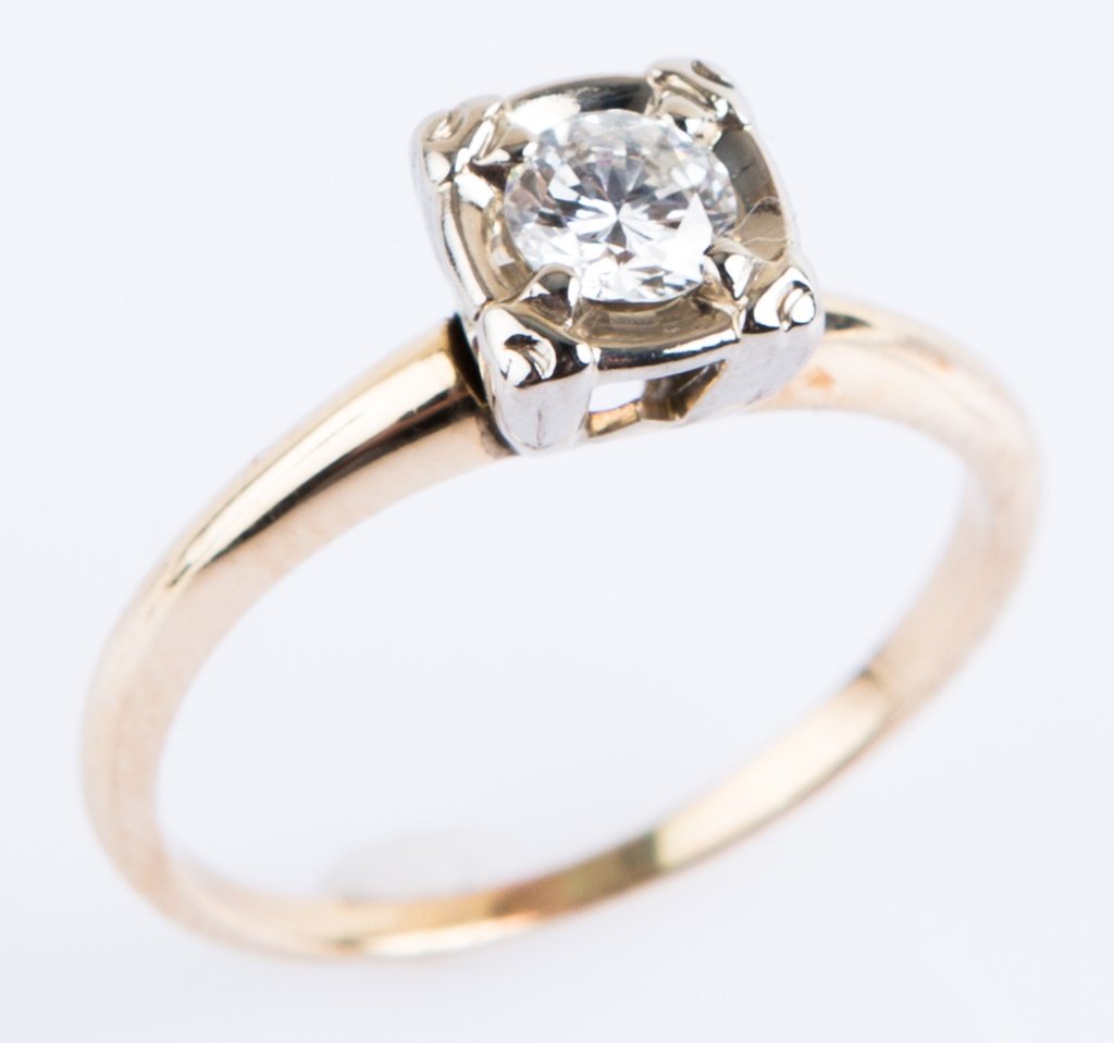 LADIES 14K GOLD .25CT ROUND DIAMOND SOLITAIRE: LADIES 14K GOLD .25CT ROUND DIAMOND SOLITAIRE Ladies 14K yellow gold diamond solitaire with an approximately .25ct round cut diamond. Weight: 2.5g Size: 7.5