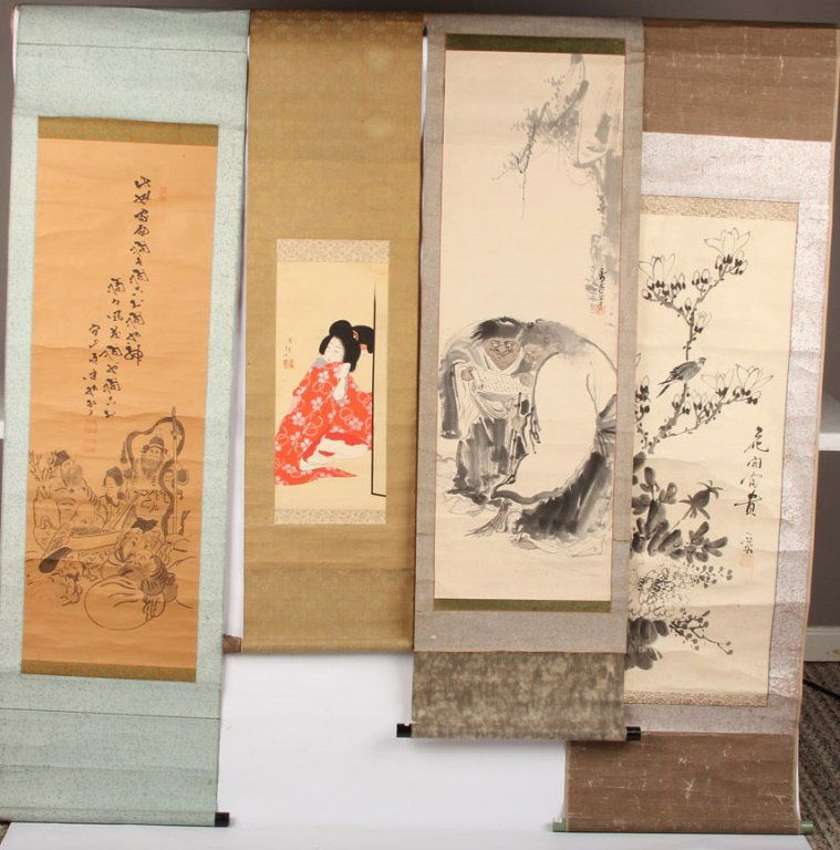 4 CHINESE SCROLLS (1 of 5)