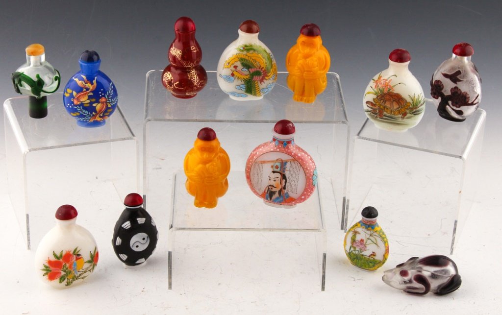 13 CHINESE PEKING GLASS SNUFF BOTTLES (1 of 6)