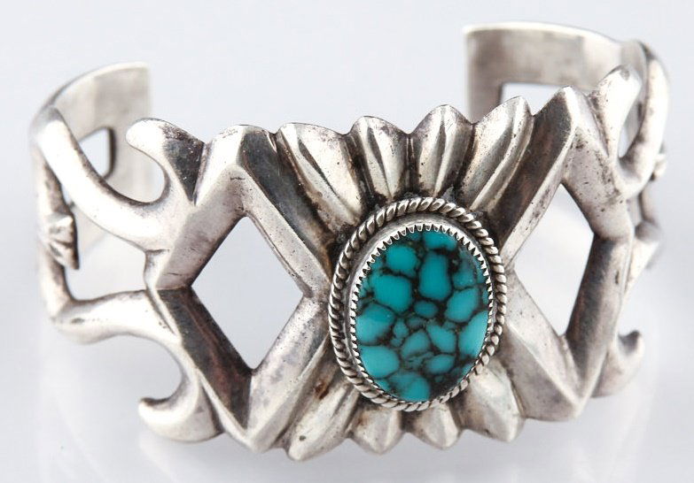 WILSON BEGAY SIGNED STERLING TURQUOISE BRACELET (1 of 6)