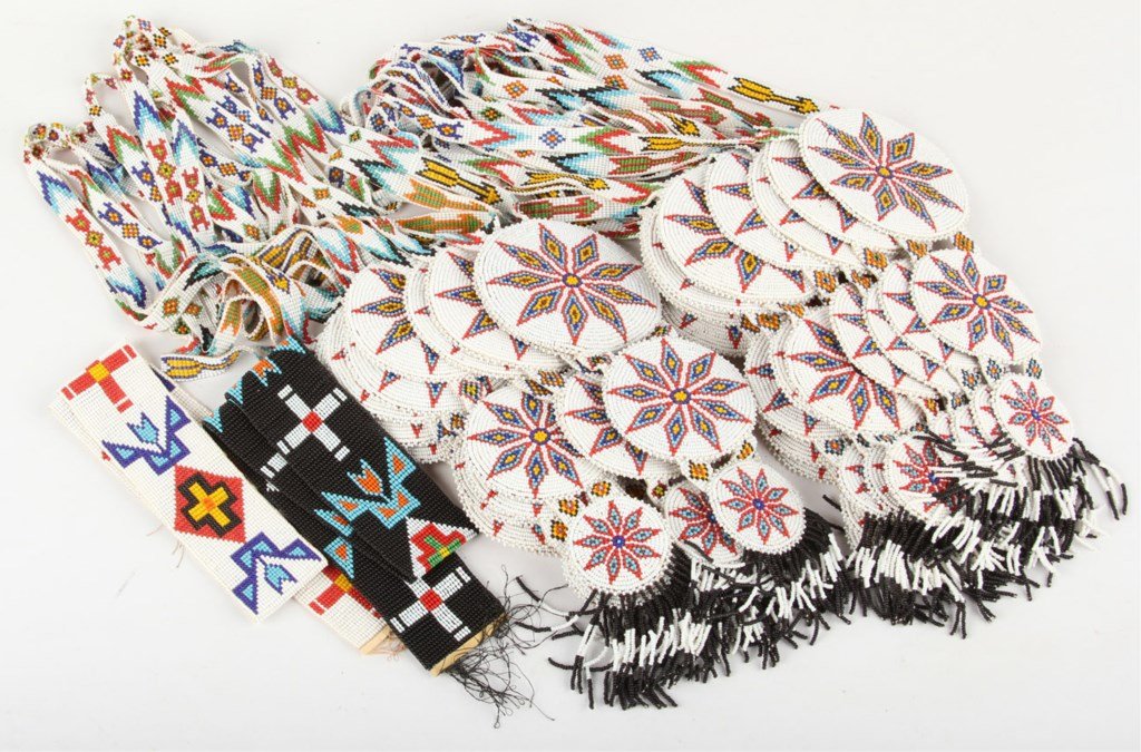 22 | MODERN NATIVE AMERICAN SEED BEADED ACESSORIES (1 of 4)