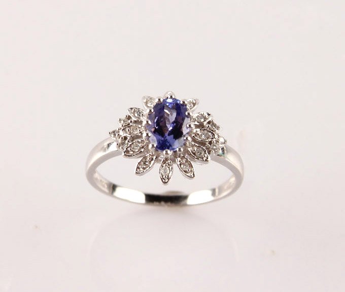 LADIES 14K WHITE GOLD TANZANITE & DIAMOND RING (1 of 2)