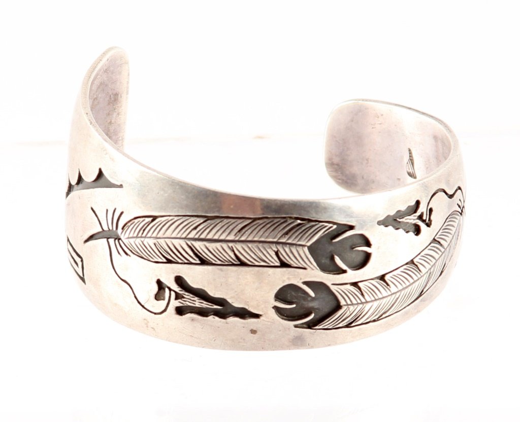 HOPI STERLING CUFF BRACELET W/ FEATHER MOTIF (1 of 4)