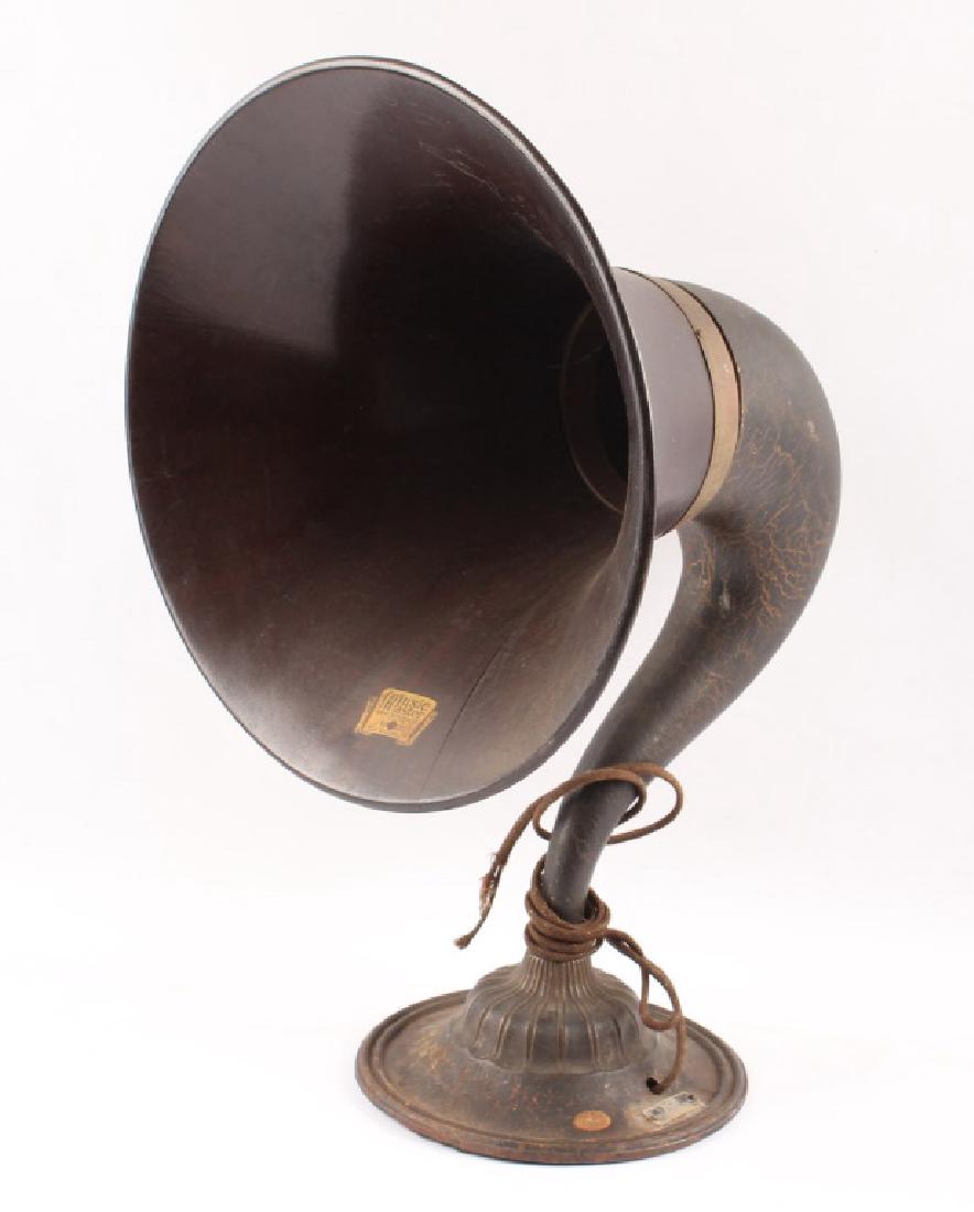 MUSIC MASTER RADIO REPRODUCER SPEAKER HORN: MUSIC MASTER RADIO REPRODUCER SPEAKER HORN Phonograph Radio Reproducer Geraco made in Philadelphia by the Music Master Co. Horn size: 14" Size: 21"