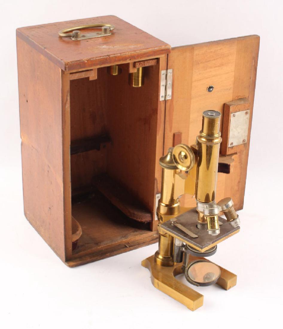 E. LEITZ WETZLAR BRASS MICROSCOPE NO.41417 (1 of 3)