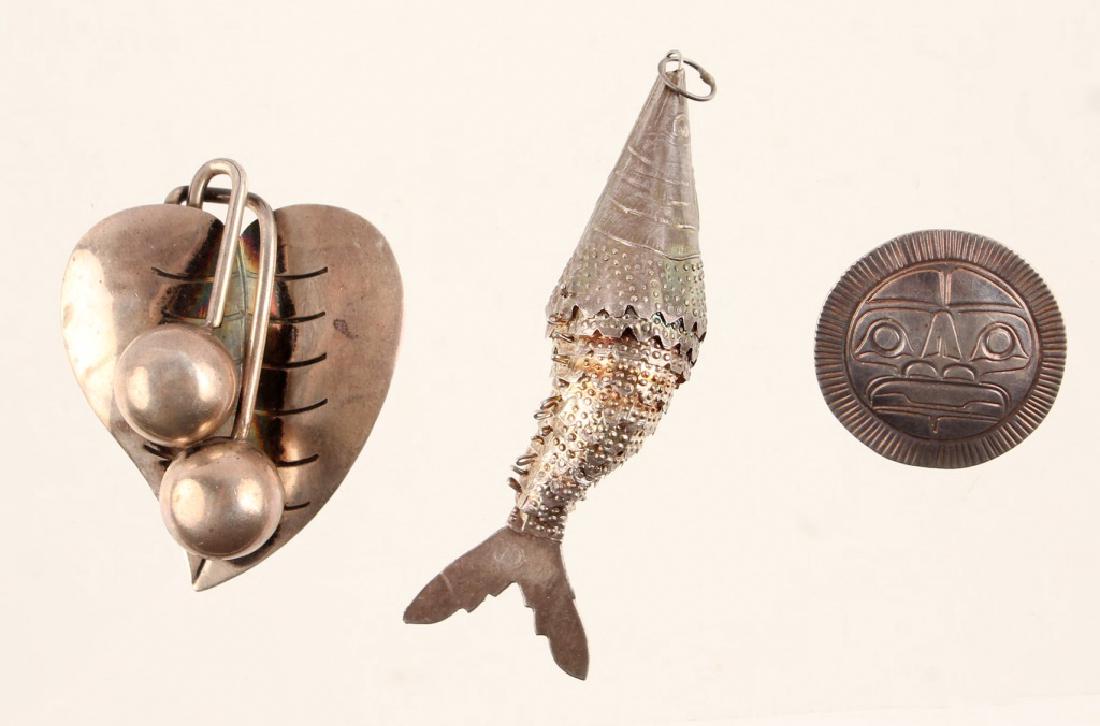 3 LADIES STERLING SILVER DECORATIVE PENDANTS (1 of 6)