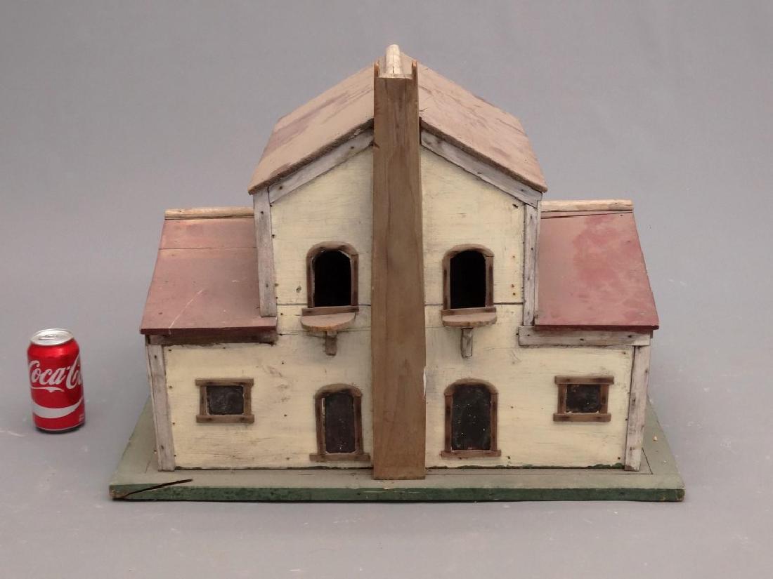 Birdhouse (1 of 4)