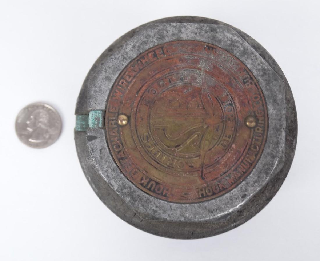 Scripps Booth Hub Cap: Scripps Booth Detroit hub cap (wire wheel). 3 1/4" D..