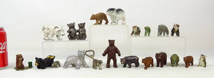 Collectable Lot: Lot of (20) collectable bears including pencil holder, bottle opener, plus spelter metal, bronze, composition.