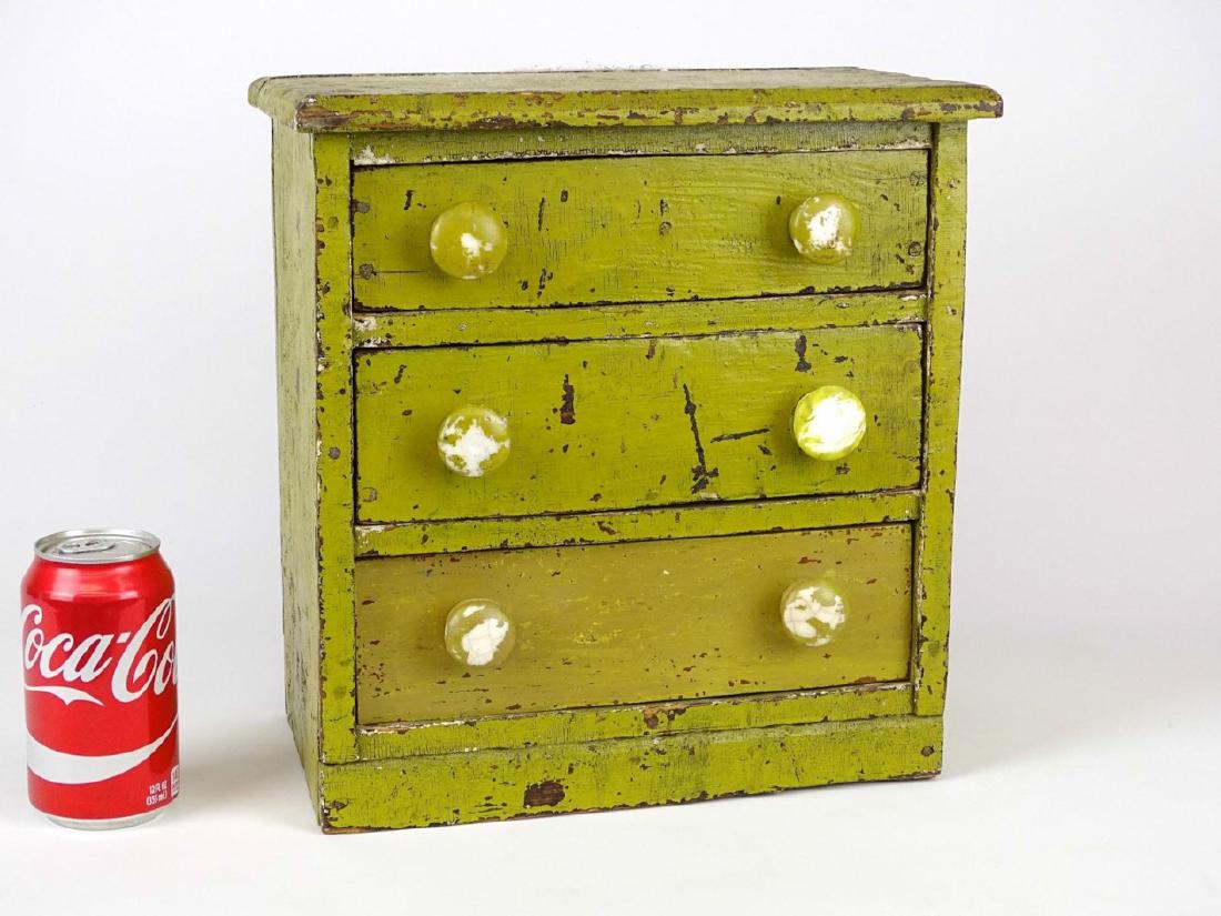 Early Doll's Dresser (1 of 7)